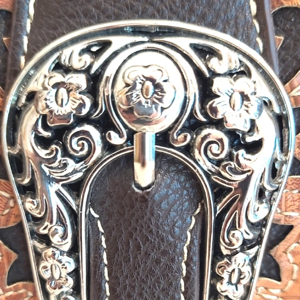 N/A stylish tooled